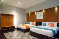 Sans Hotel Empress Simpang Lima - parkir