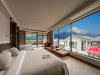 Suye Snow Mountain Panoramic Smart Resort (Baisha Ancient Town) - con vistas a la montaña
