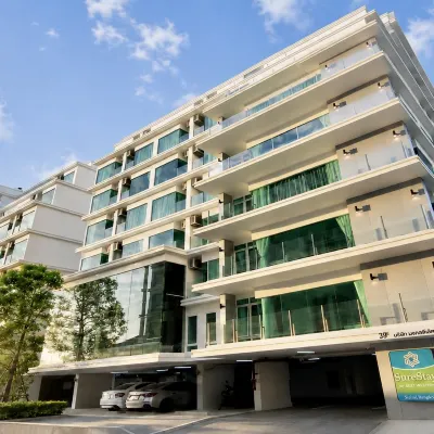 曼谷詩裏叻貝斯特韋斯特SureStay酒店 鄰近邦暉露嗯寺的酒店