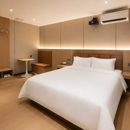 Yucheng Smart Hotel (Yunan Zhongshan Road Pedestrian Street)