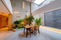 Shenglin Hotel - Mountain view