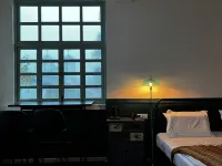 Bingzhong Luo Tharpa Lodge - Balkoner
