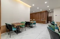 Unitour Hotel (Zunyi Chishui Hongjun Avenue)