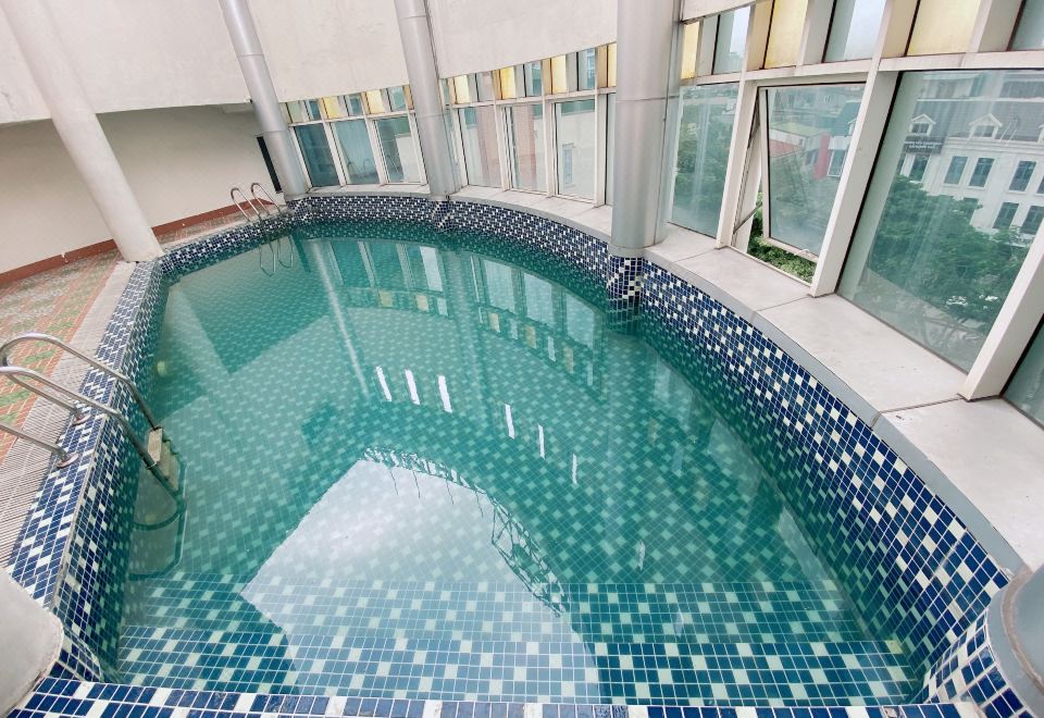 5. 무옹 탄 탄 니..