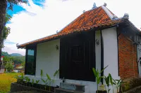 Homestay Kamar Tamu Selomartani 3 Hotel dekat Candi Gampingan