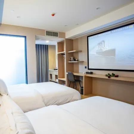 Luliang Xinyue Holiday Hotel