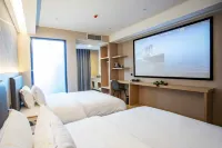 Luliang Xinyue Holiday Hotel
