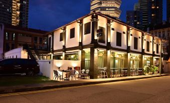 Dream Chaser Boutique Capsule Hotel