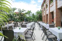 Four Seasons Ocean Courtyard Hotel Sanya - breakfast