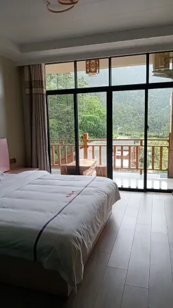 Huoshan View Tea House Отели рядом с достопримечательностью «Dabie Mountain Main Peak (Baima Main Peak)»