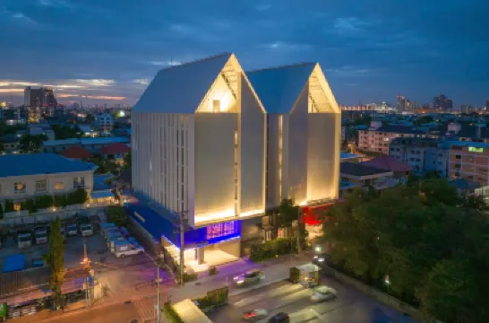 Blue Hippo Hotel Hotels near Idea Maker Technology Co., LTD.