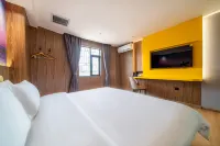 Junyi Hotel Chain (Maoming High-speed Railway Station Branch) - 2 étoiles