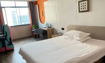 Jingmen Black Armor Gaming Hotel