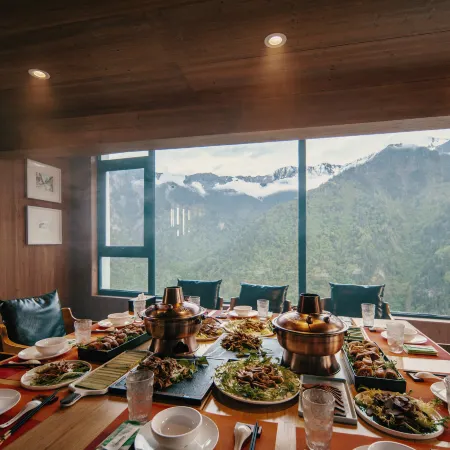Floral Lux Hotel · Ga'er Manor at Dagu Glacier