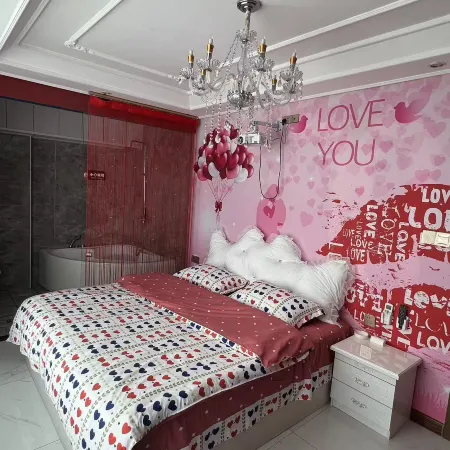 Tieling July Theme Hotel
