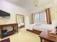 Empire House Phnom Penh Hotels near Central Mall