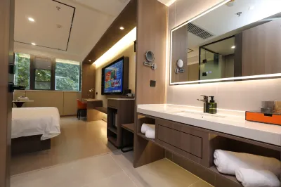 咖居鉑金飯店（南京新街口地鐵站德基廣場店） 萬景園附近的飯店