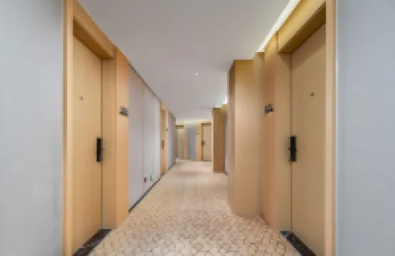 Yunman Platinum Hotel (Danyang High Speed Railway Station Zhengze Primary School)