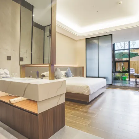 Dali Baiquanwan Hot Spring Hotel