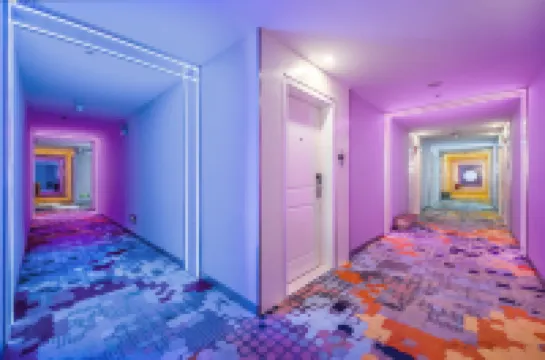 Ruyi Hotel (Foshan Nanhai Jiazhou Plaza)