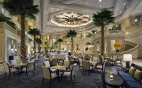 The Peninsula Manila Отели в г. Макати