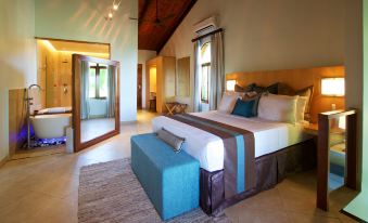 Coco de Mer Hotel and Black Parrot Suites