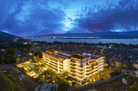 QIONGHAI LAKE VIEW FAMILY RESORT Отели рядом с достопримечательностью «Lingying Temple»