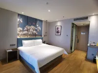 Chenyi Yijing Hotel (Yulin Railway Station Wenhua Road Branch) Hotels near Yulin Sports Center