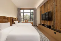 Floral Lux Hotel· Quzhou Yueyin Heji Hotel Hotels in Quzhou