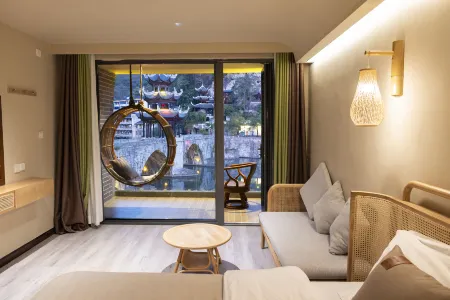 Zhenyuan Qishe Riverside Hotel Отели рядом с достопримечательностью «Fuxing Alley»