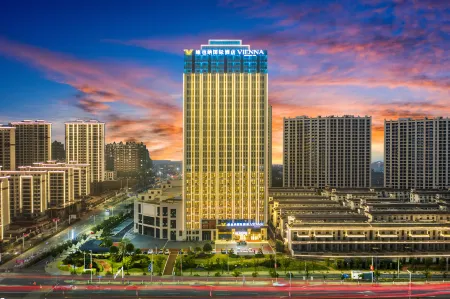 Vienna International Hotel (Ji'an Jishui Branch) Отели рядом с достопримечательностью «Motan Taohua Island»