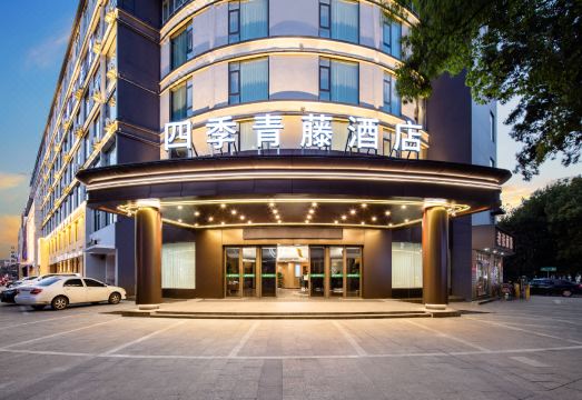 2024년 신규 오픈 호텔 로비 이미지