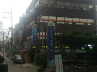 E-Livingtel - โฮสเทล โรงแรมใกล้ซอโช
