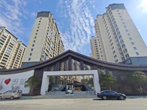 Yingshang·Qishe (Free pick-up station - Nvzhou Resort)