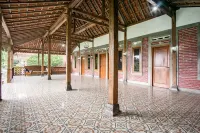 Joglo Ndalem Sabine Syariah Hotels in 