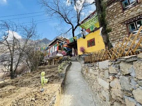 Danba Daughter Qing Manor (Jiaju Zangzhai No.1 Environmenttai Branch)