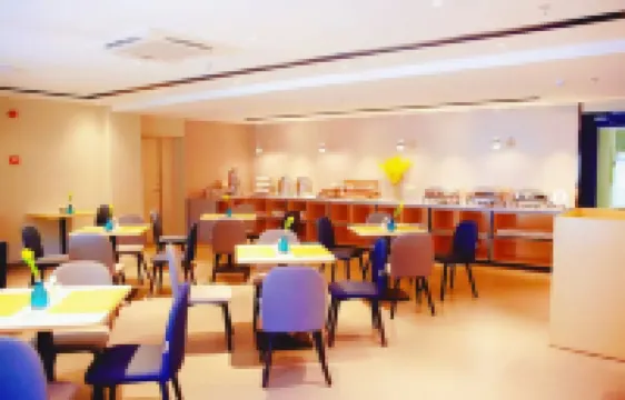 Homeinn Selected Hotel (Harbin International Exhibition Center Industrial University Second Campus)