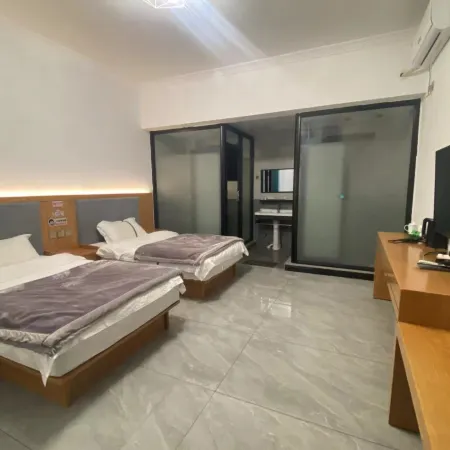 Yangjia Courtyard Homestay