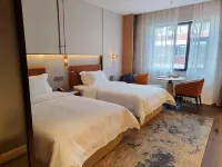 Ganluo Hotel (East District)