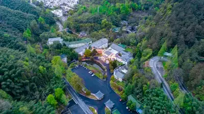 Emerald Resort Hotels near Zhubajie Eating Watermelon, Mount Huang