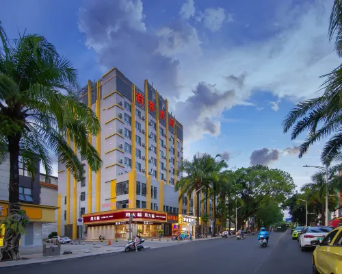 Boke Hotel (Fortune Plaza) Hotels in Ruili