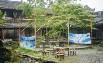 Floral Hotel · Jingdezhen JingYuan Hotel