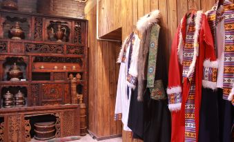 Daocheng Yading Liuyu Starry Sky Flower Sea Courtyard