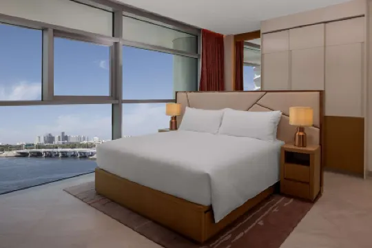 Hilton Dubai Creek Hotel & Residences