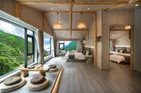 Jiuzhaigou Benbo Yutian Hotel