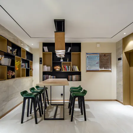 City Comfort Inn Hotel (Jinxiu Tongmu)
