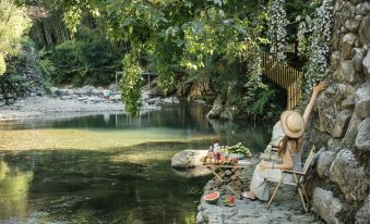 Anji Fuyun Mountain Foot · Mountain Wilderness Hot Spring Resort B&B