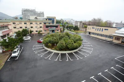 Longshangong Hotel Hotels in Taihu County
