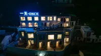 One day at a hotel Отели рядом с достопримечательностью «Три клапана»