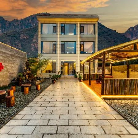 Jinglanshan Homestay (Huashan Scenic Area Visitor Center)